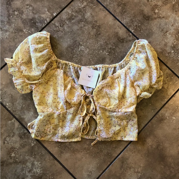 NWT yellow floral sheer crop top - Picture 9 of 9
